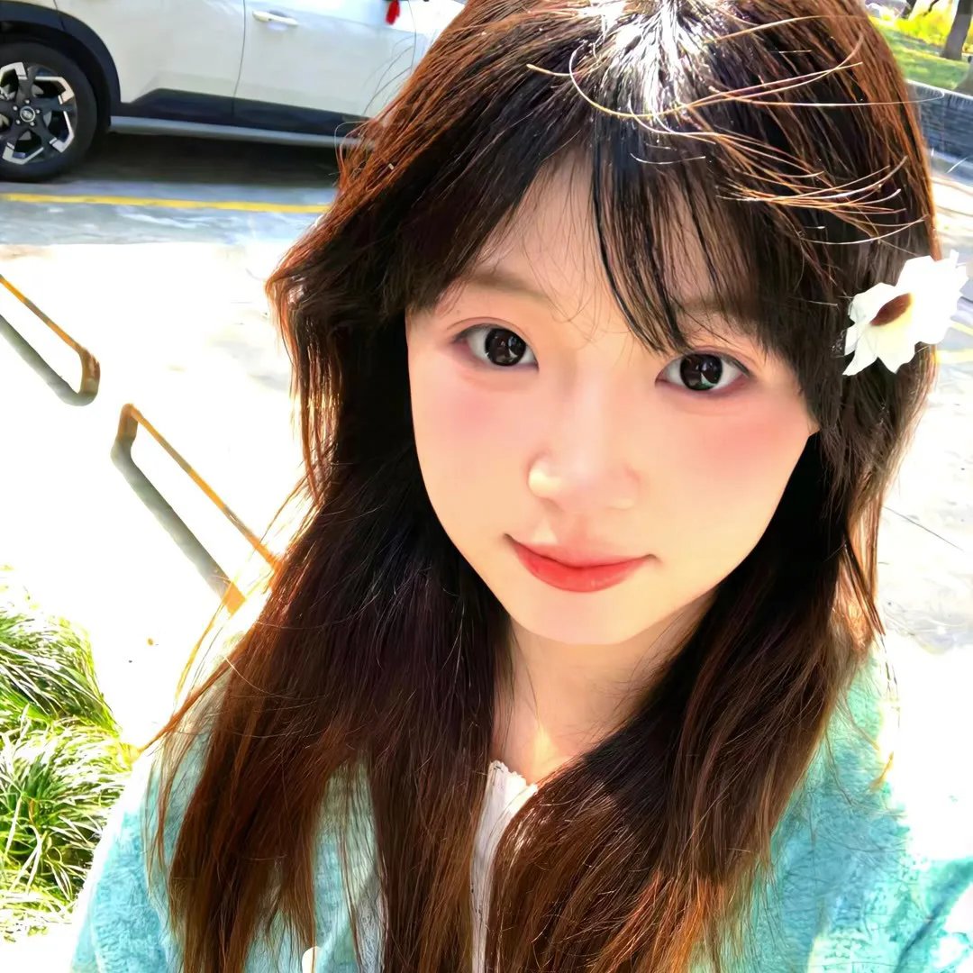 年轻女孩爱过来